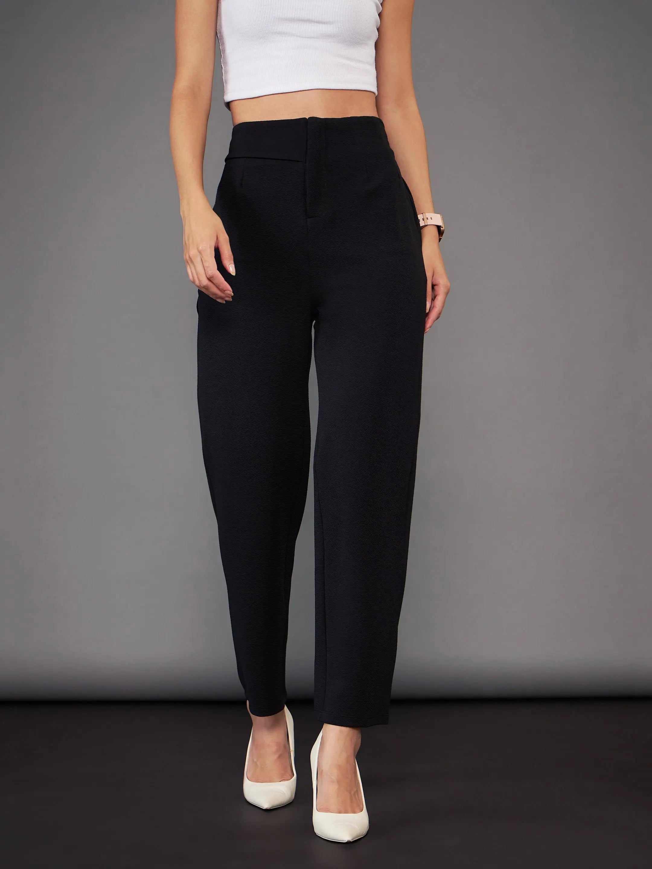 Women Black Front Pleated Tapered Pants Casual Track Pants