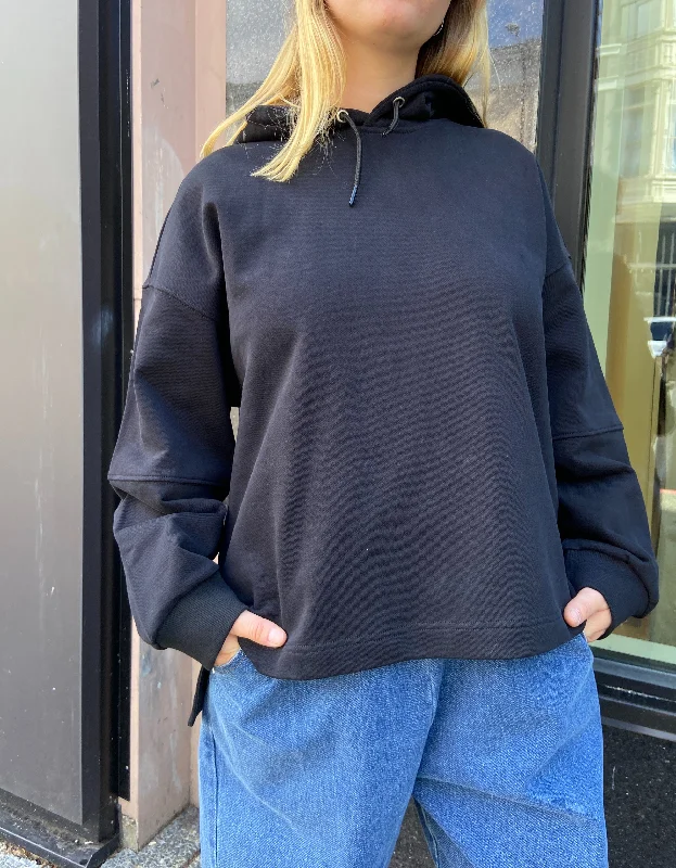 Willes Hoodie in Black Hoodie with Velcro Closure Adjustable Secure