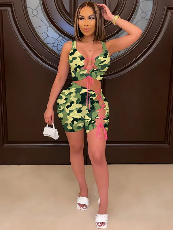 Camouflage Print Tank Crop Top & Tie-up Shorts chic tank top