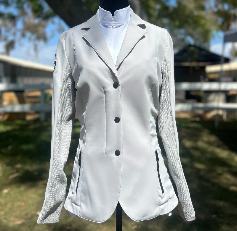Cavalleria Toscana R-EVO Light Tech Knit Riding Jacket Snapped Jacket Toggled Jacket Drawstring Jacket